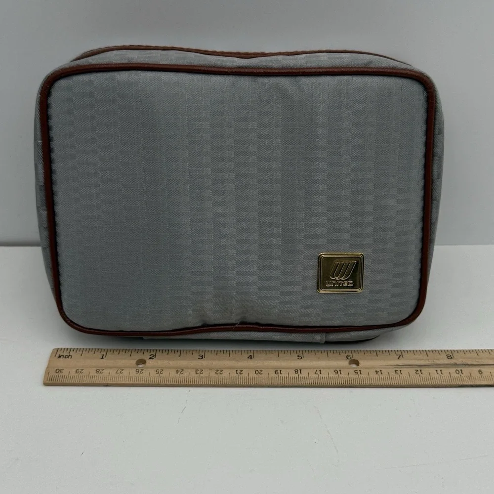 Vintage Brand New United Airlines Amenity Kit Travel Pouch First Class Gray READ